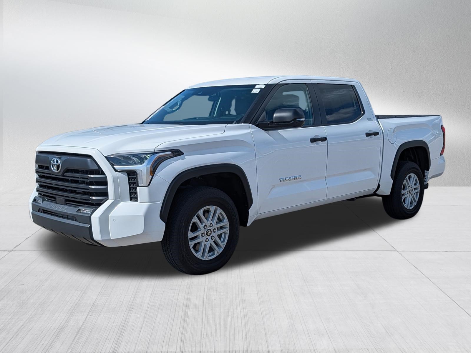 Used 2024 Toyota Tundra SR5 w/ SR5 Convenience Package AWD/4WD image 3