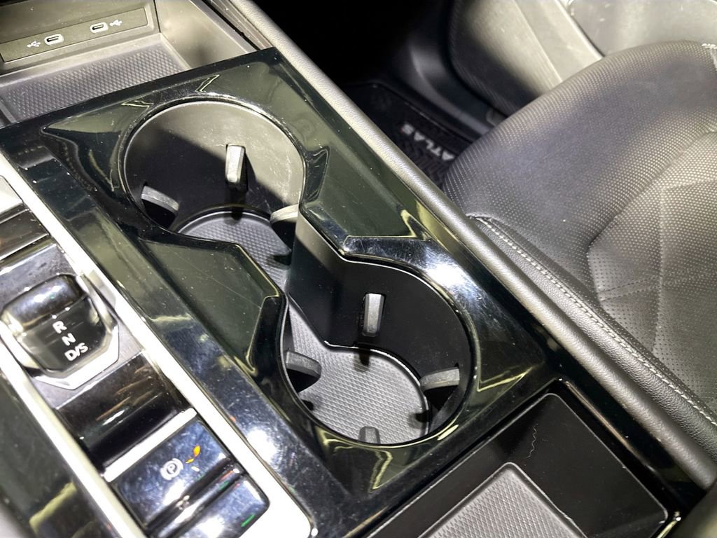 Used 2024 Volkswagen Atlas SE image 15