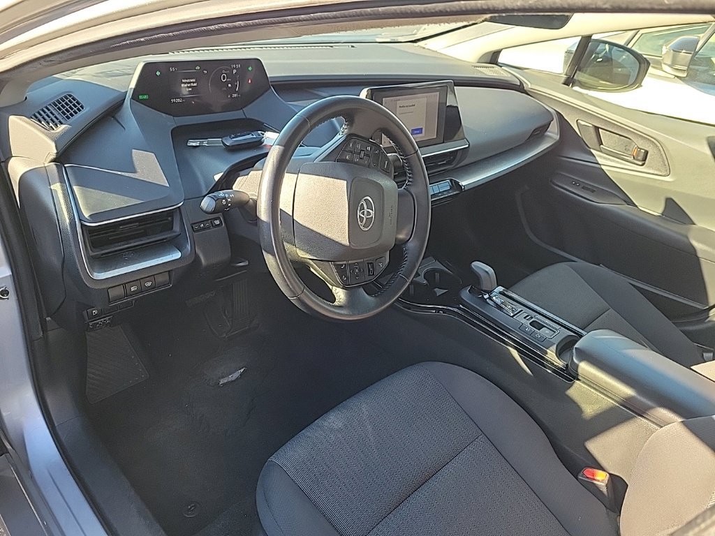 Used 2023 Toyota Prius LE FWD image 7