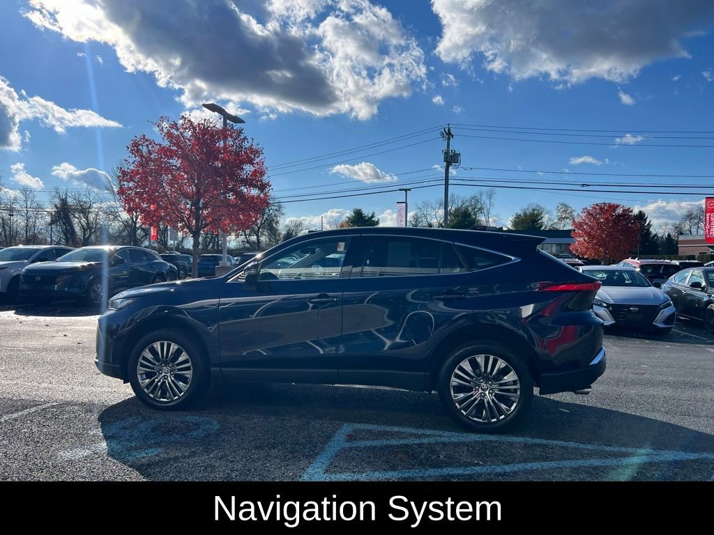 Used 2023 Toyota Venza Limited image 7