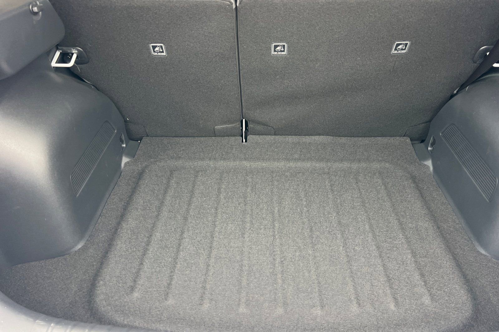 Used 2025 Kia Niro LX image 16