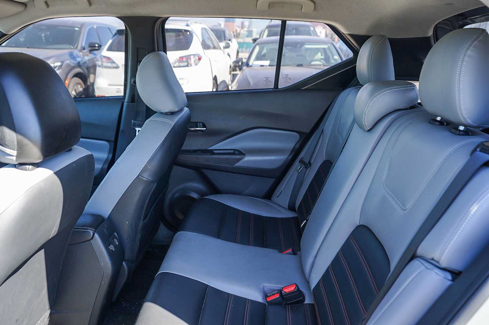 Used 2023 Nissan Kicks SR w/ SR Premium Package FWD image 12