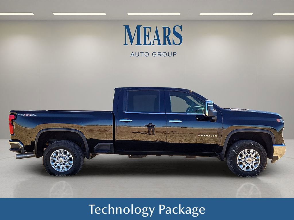 Used 2024 Chevrolet Silverado 3500 LTZ w/ LTZ Convenience Package image 7