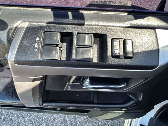 Used 2018 Toyota 4Runner Limited AWD/4WD image 19