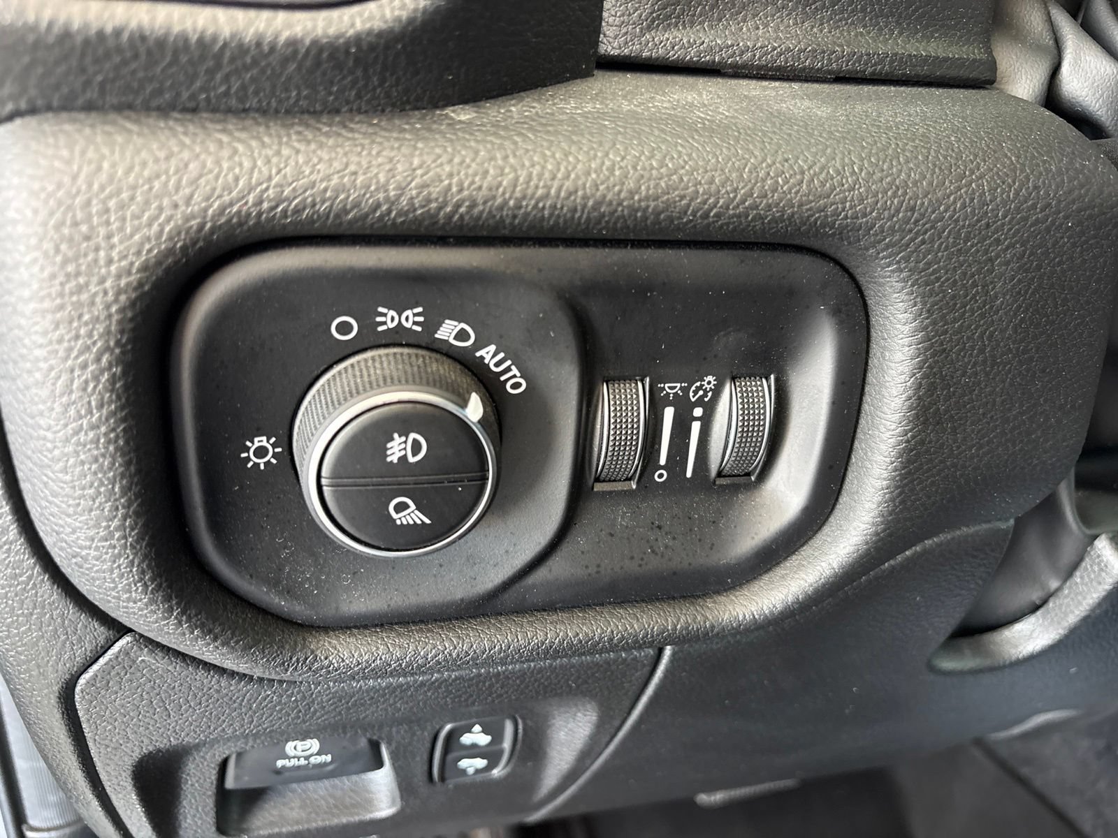 Used 2025 RAM 1500 Lone Star AWD/4WD image 12