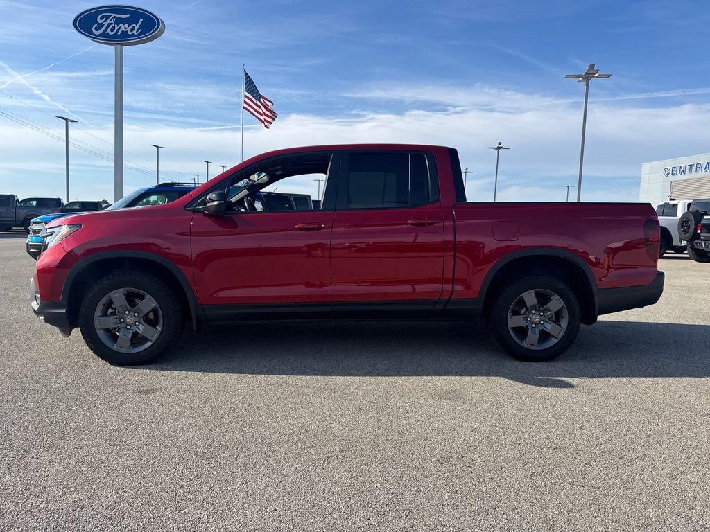 Used 2025 Honda Ridgeline TrailSport image 3