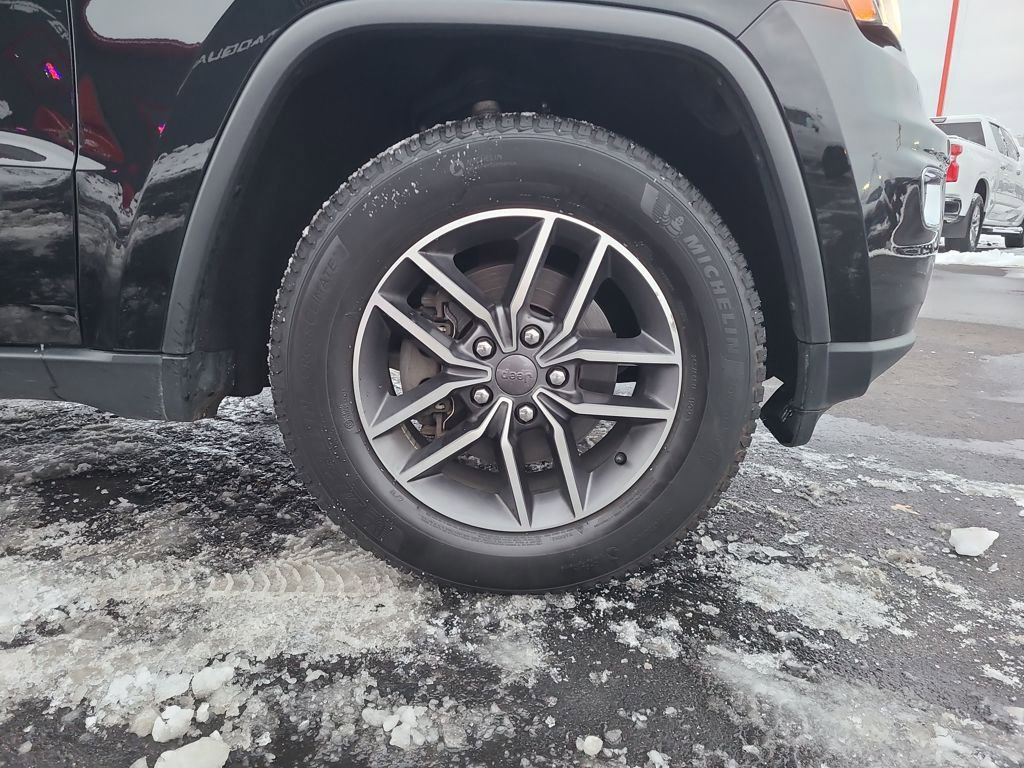 Used 2020 Jeep Grand Cherokee Limited w/ Trailer Tow Group IV image 16