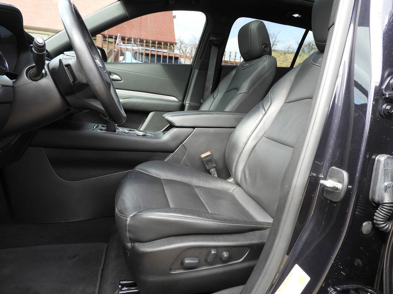 Used 2023 Cadillac XT4 Premium Luxury w/ Cold Weather Package FWD image 15
