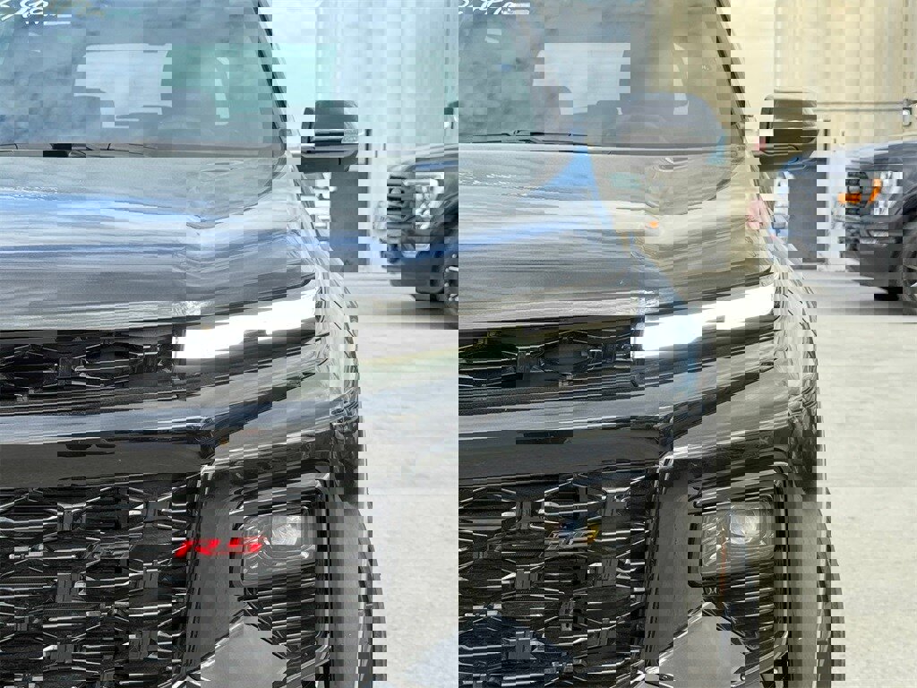 Used 2026 Chevrolet Traverse RS image 3