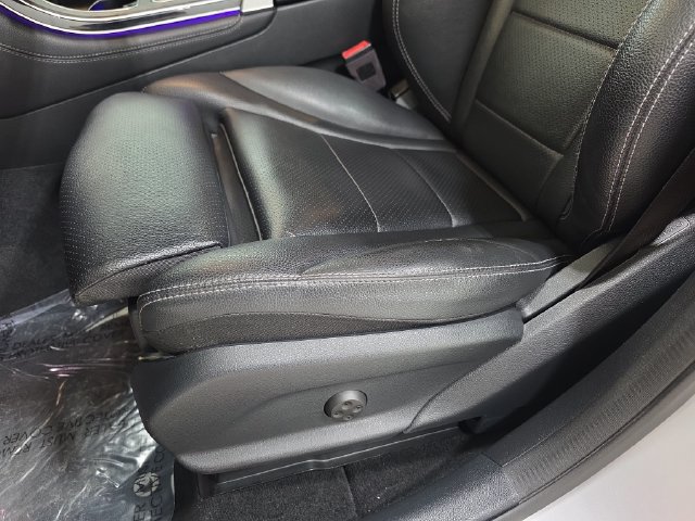 Used 2020 Mercedes-Benz GLC 300 4MATIC image 29