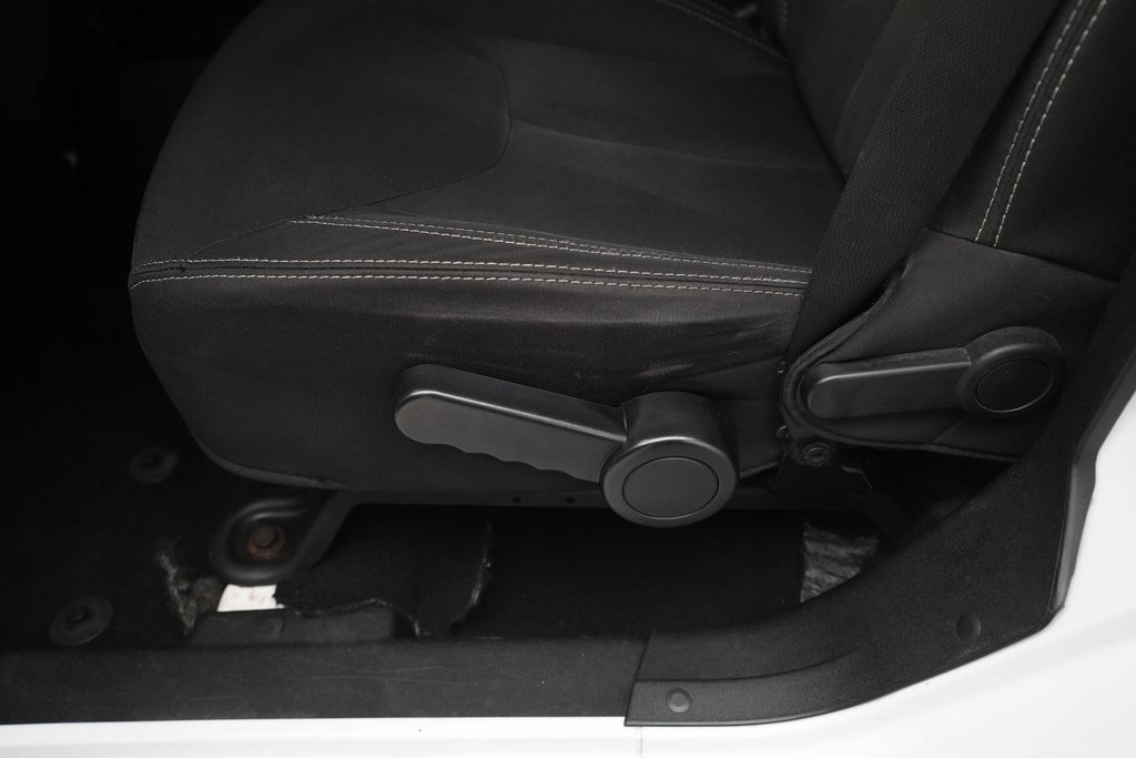 Used 2015 Jeep Wrangler Unlimited Sahara w/ Connectivity Group image 27