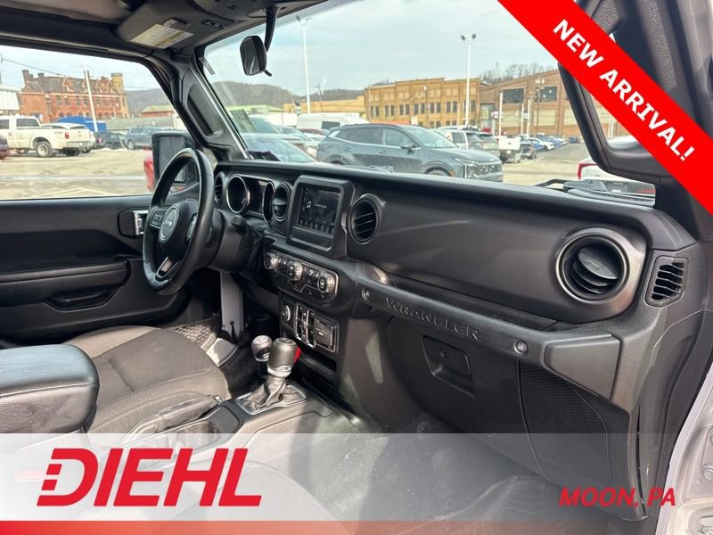 Used 2023 Jeep Wrangler Unlimited w/ Cold Weather Group AWD/4WD image 10