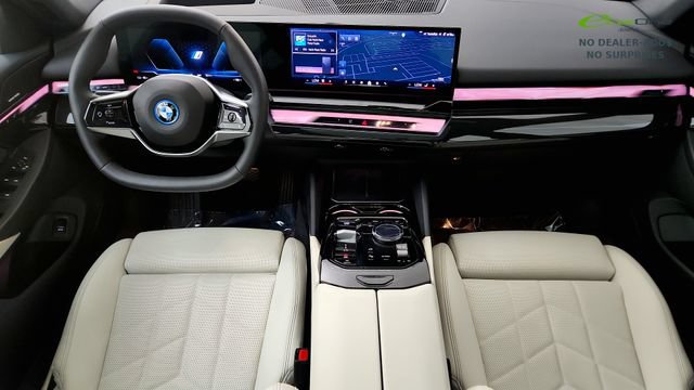 Used 2025 BMW i5 eDrive40i RWD image 53