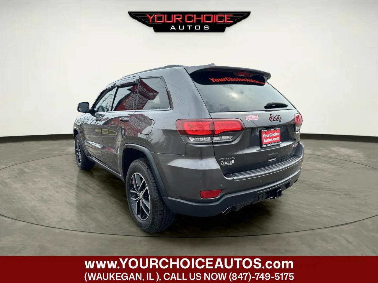 Used 2018 Jeep Grand Cherokee Trailhawk w/ Trailhawk Luxury Group AWD/4WD image 3
