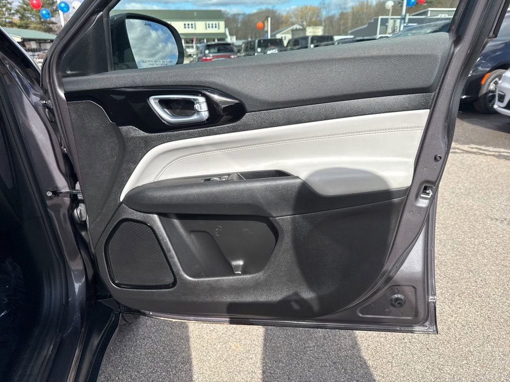 Certified 2024 Jeep Compass Limited image 29