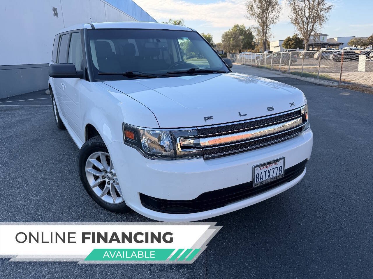 Used 2017 Ford Flex SE FWD image 2