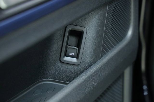 New 2025 Volkswagen ID. Buzz Pro S image 28