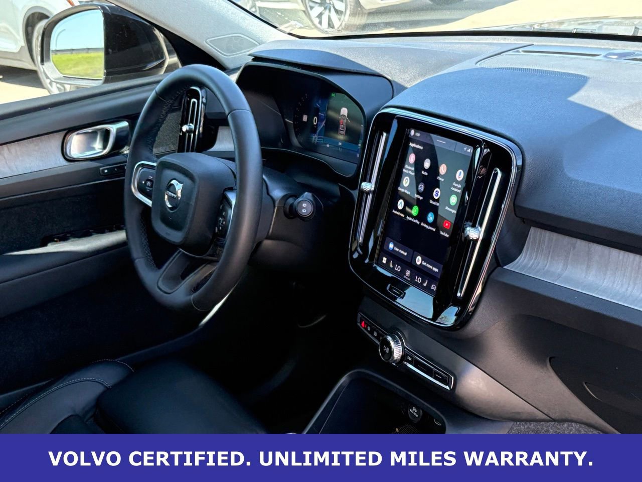 Certified 2023 Volvo XC40 B5 Plus w/ Protection Package Premier image 34
