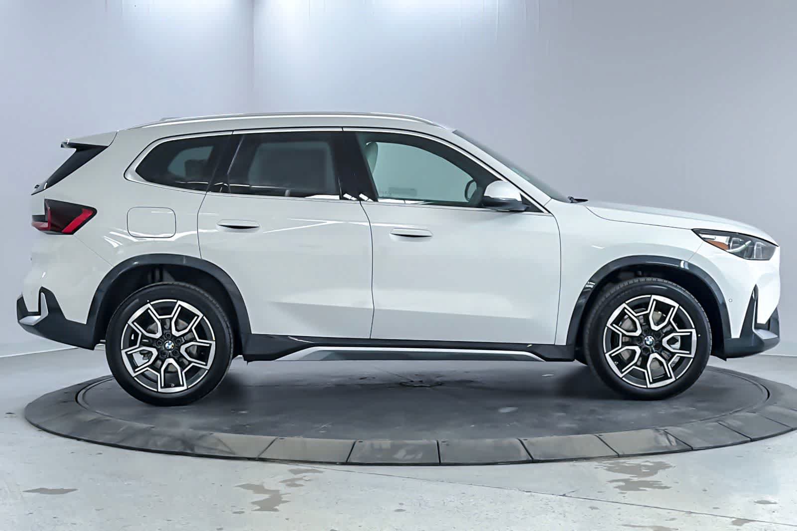 New 2026 BMW X1 xDrive28i w/ Convenience Package AWD/4WD image 8