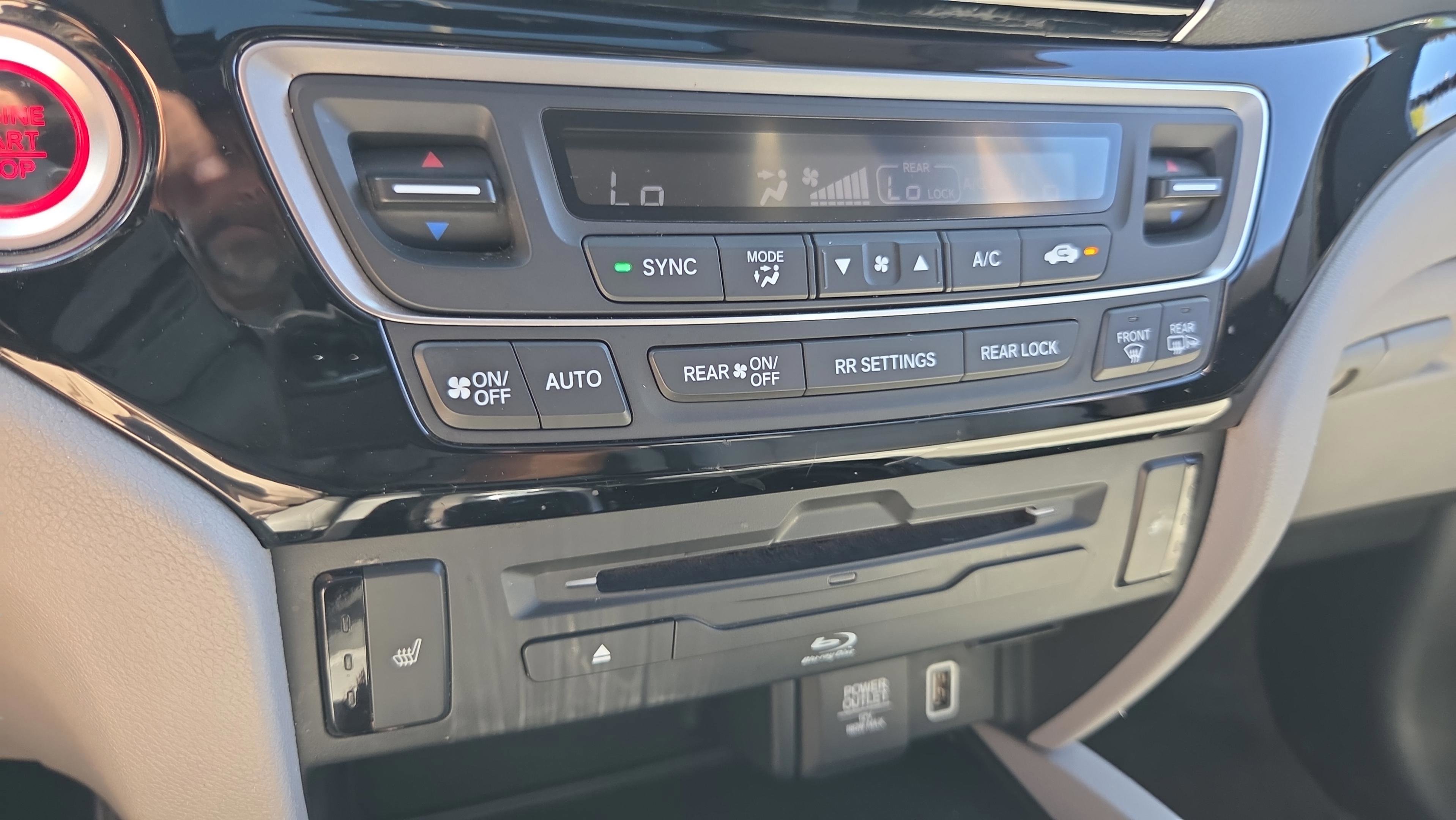 Certified 2020 Honda Pilot Touring image 23