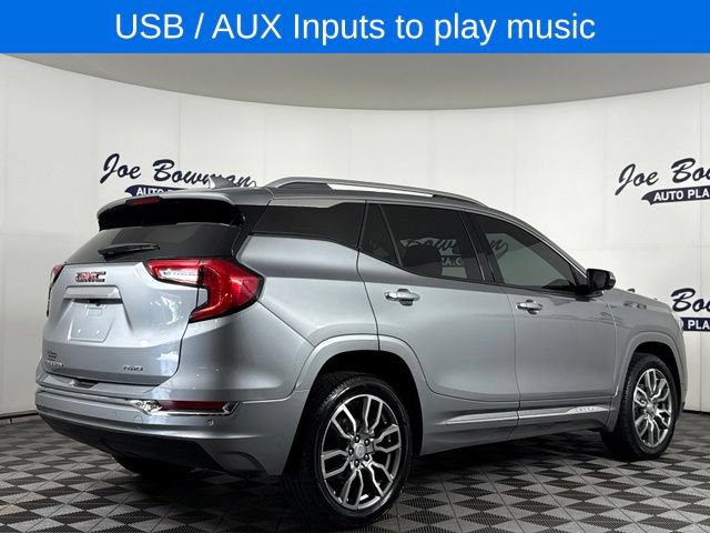 Used 2023 GMC Terrain Denali w/ Denali Premium Package AWD/4WD image 7