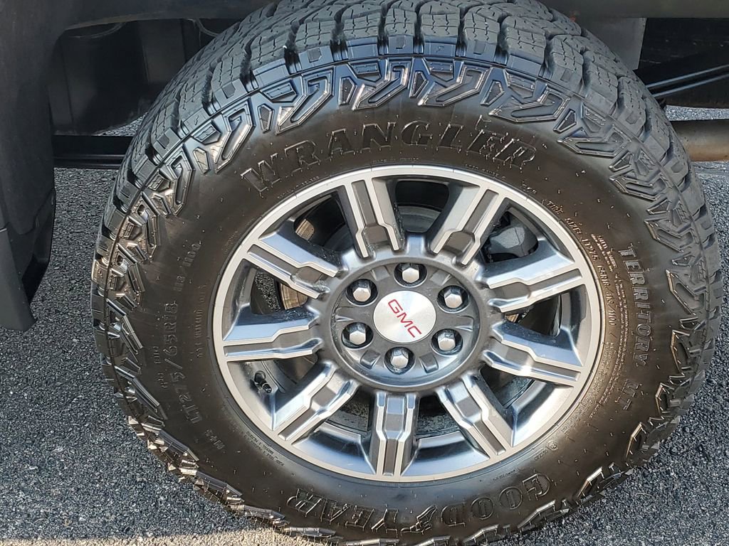 Used 2024 GMC Sierra 1500 AT4 w/ Technology Package image 35