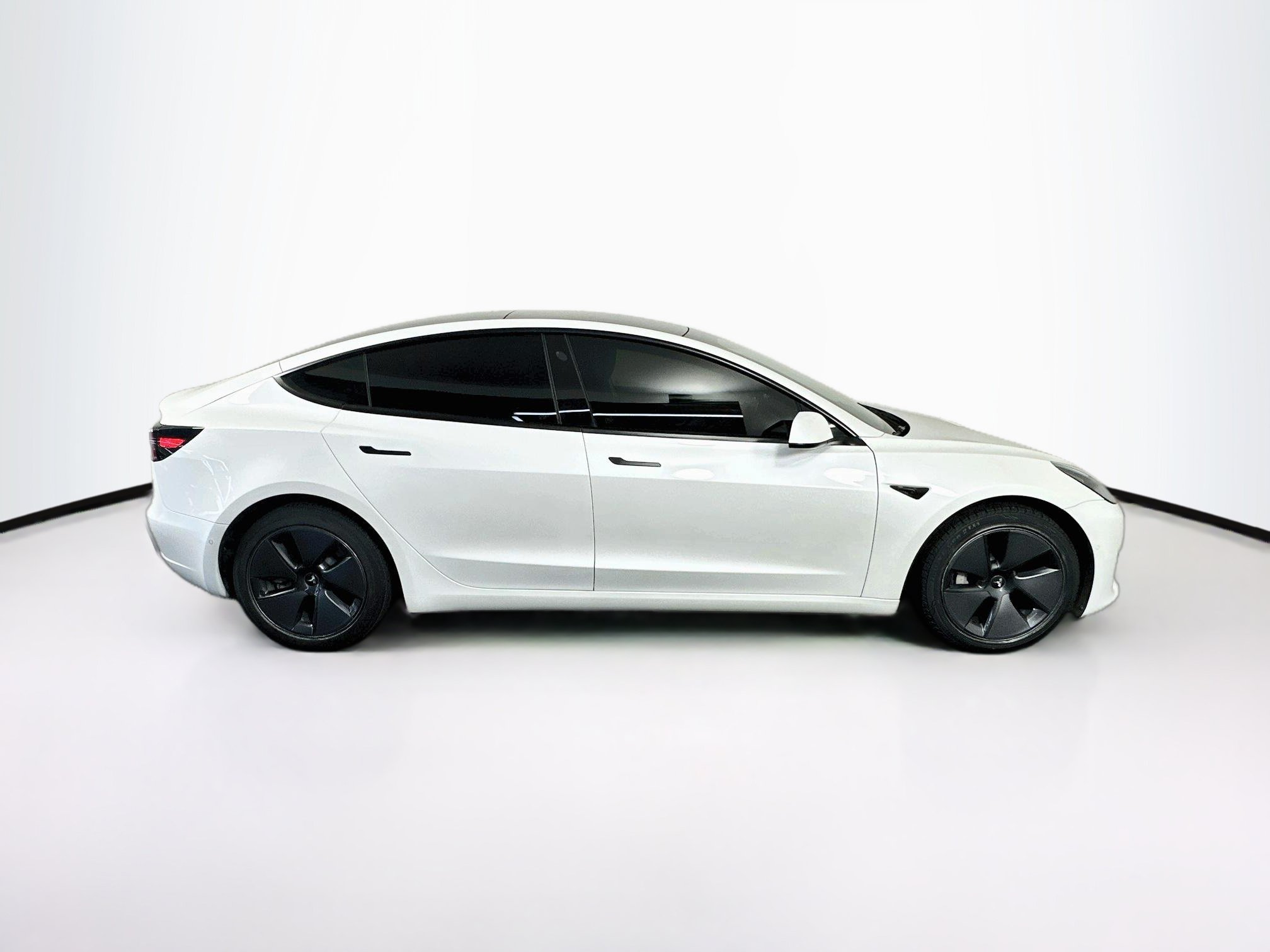 Used 2022 Tesla Model 3 Long Range AWD/4WD image 10