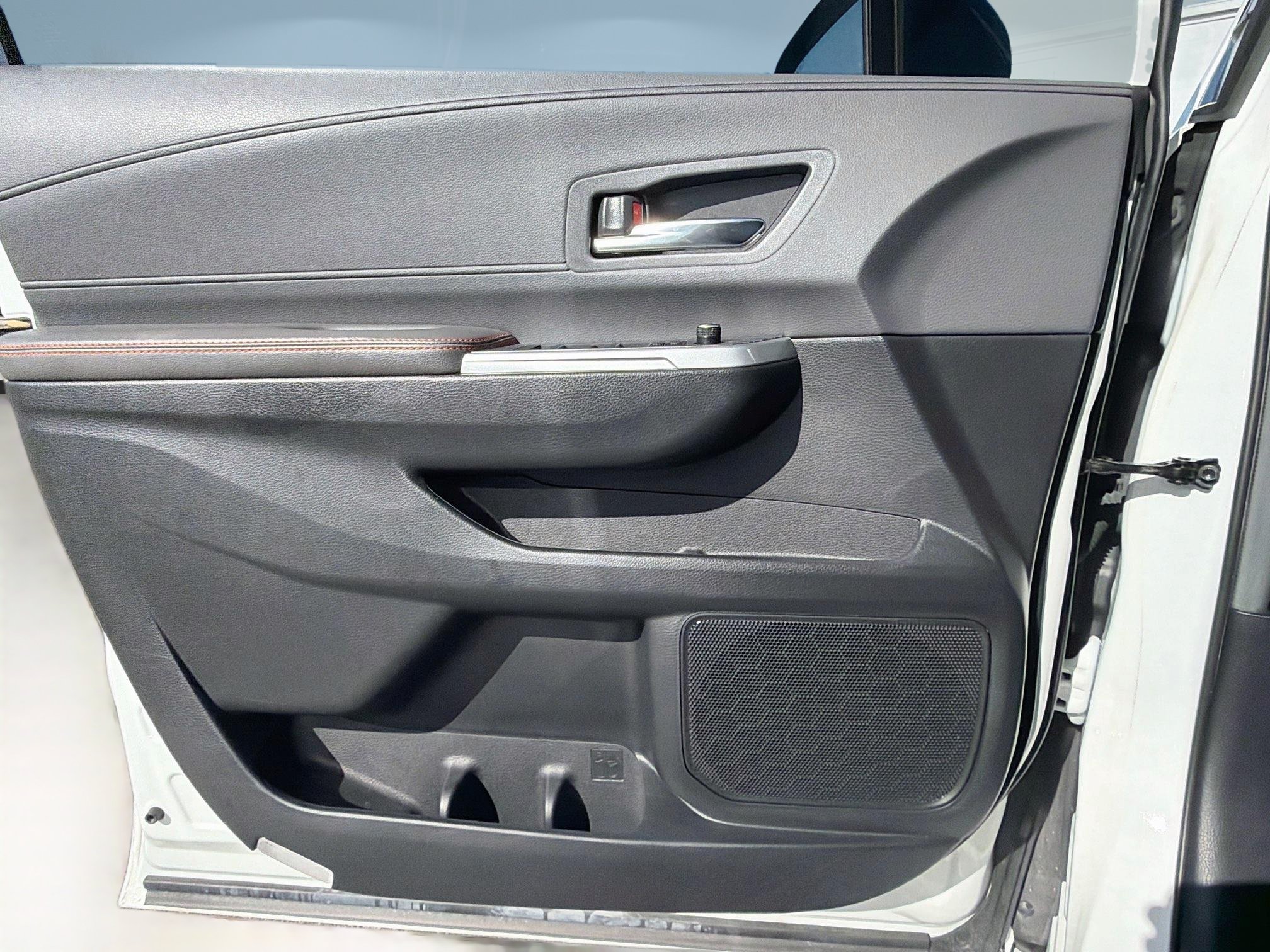 Used 2024 Toyota Sienna XSE w/ XSE Plus Package FWD image 23