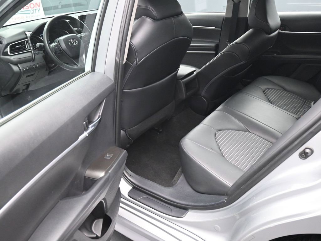 Used 2022 Toyota Camry SE image 16