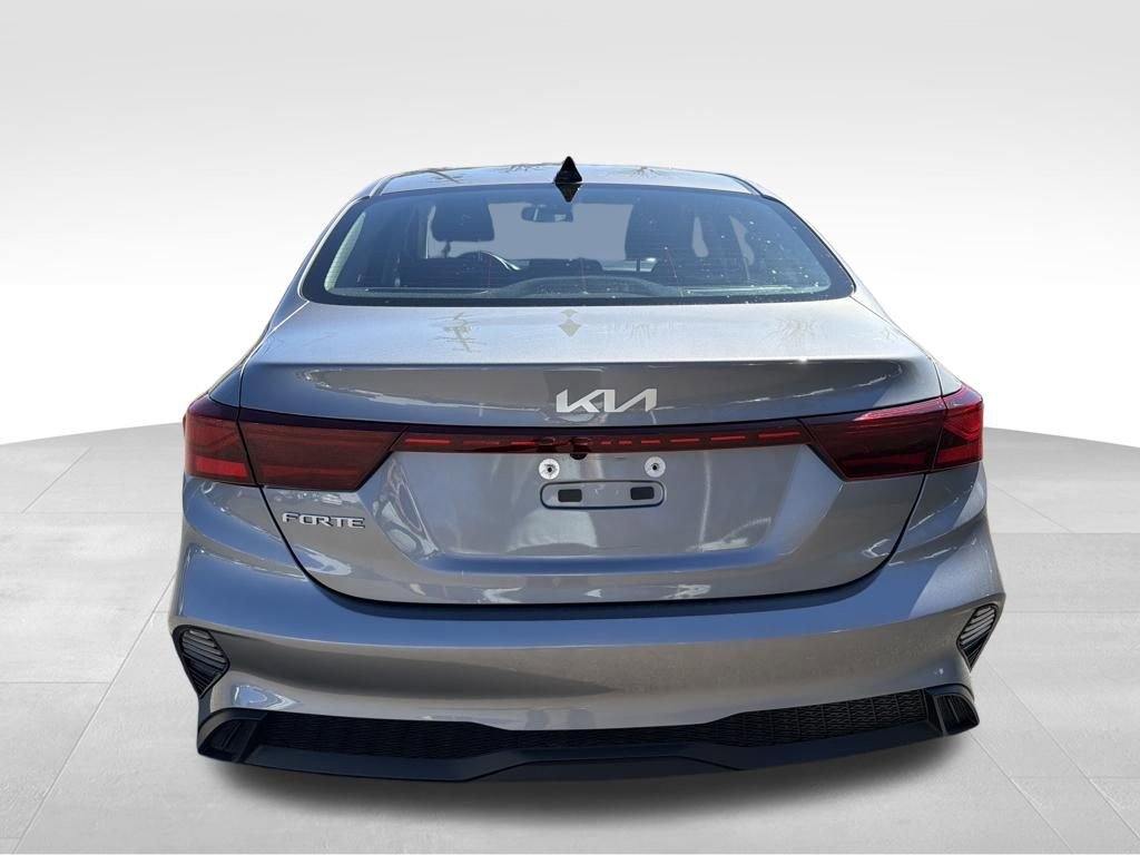 Certified 2022 Kia Forte LXS image 8