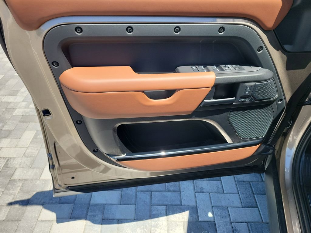 New 2026 Land Rover Defender 110 OCTA AWD/4WD image 22