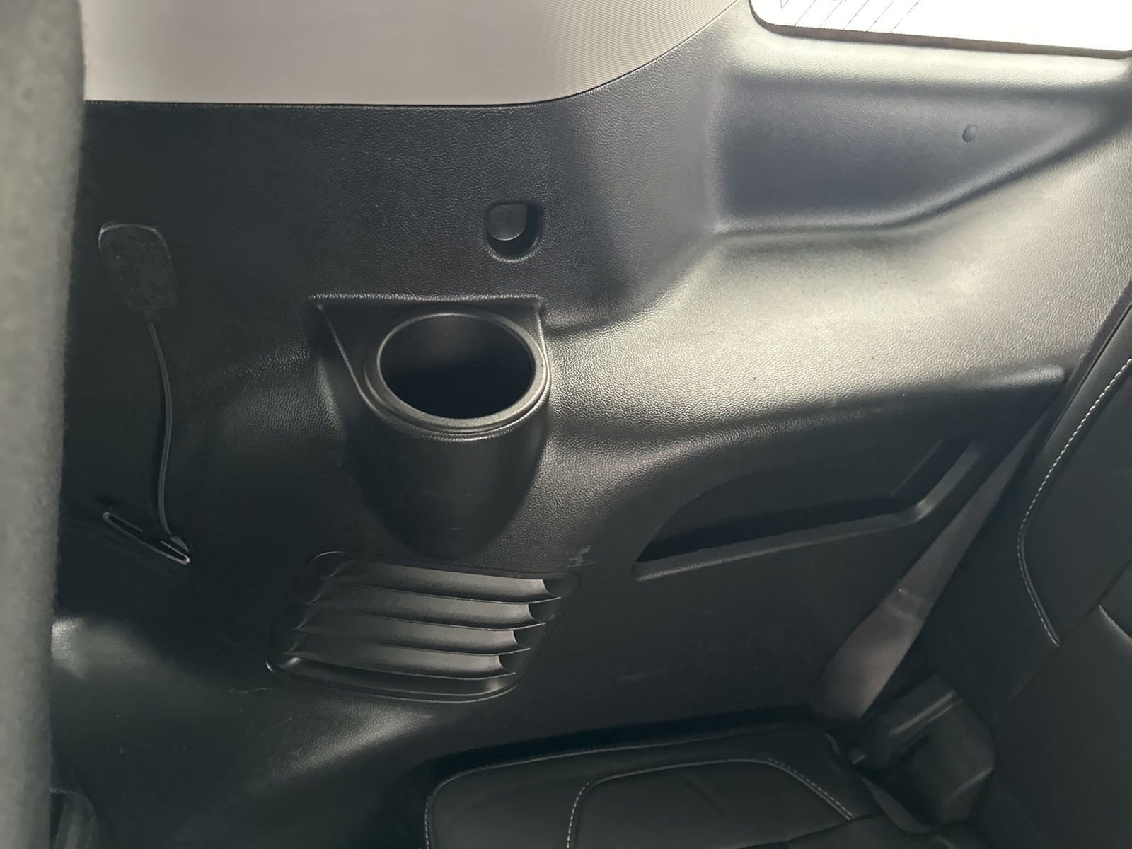 Used 2017 GMC Yukon SLT w/ Open Road Package image 28