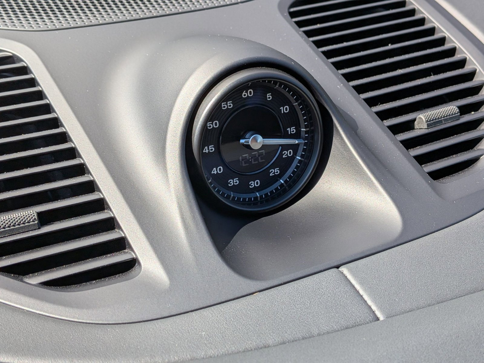 Certified 2025 Porsche Cayenne GTS image 22