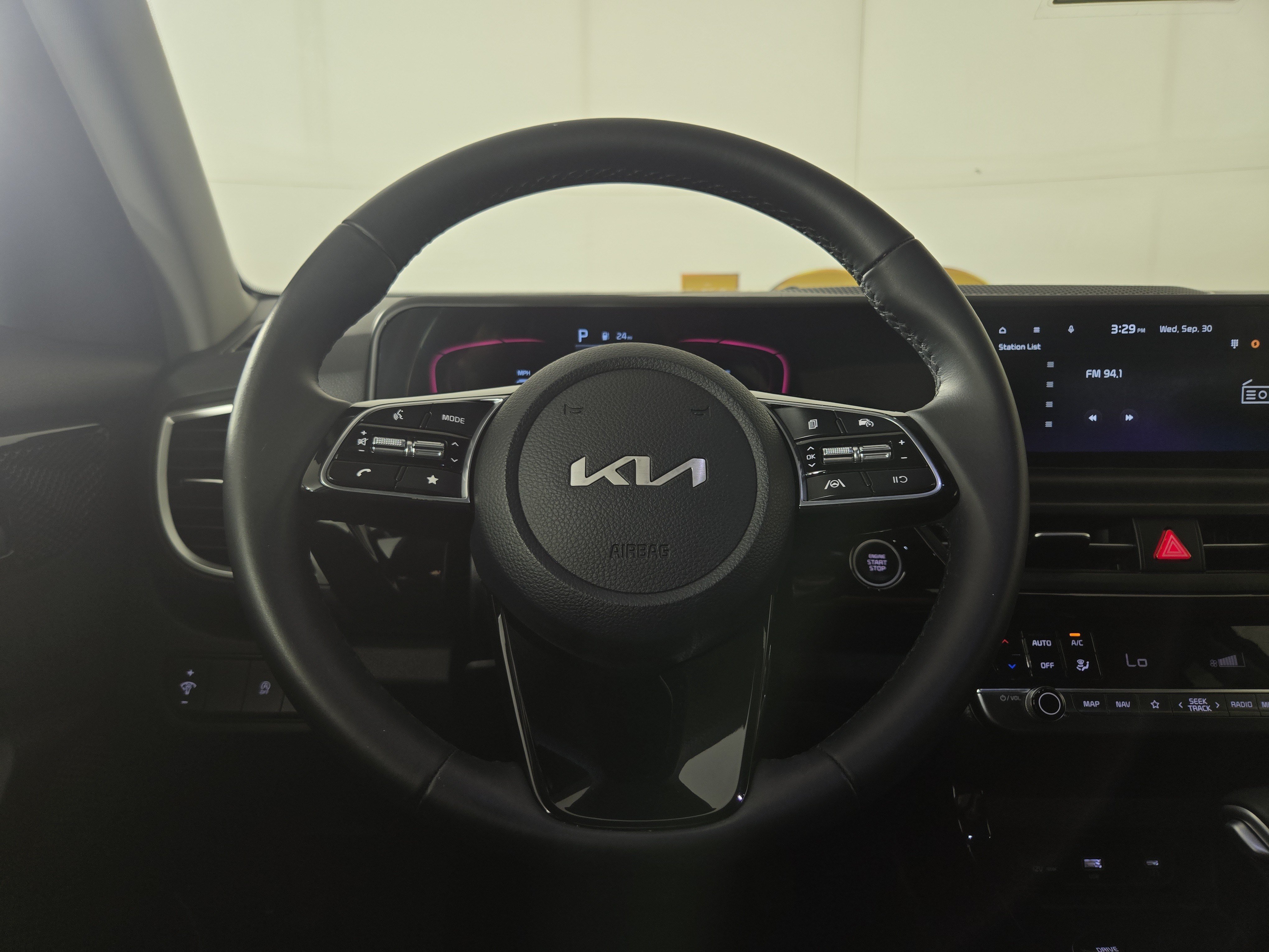 Used 2025 Kia Seltos S AWD/4WD image 14