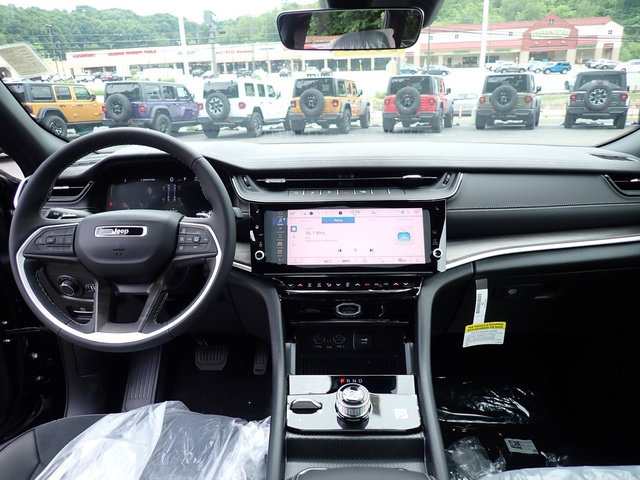 New 2026 Jeep Grand Cherokee Altitude AWD/4WD image 14