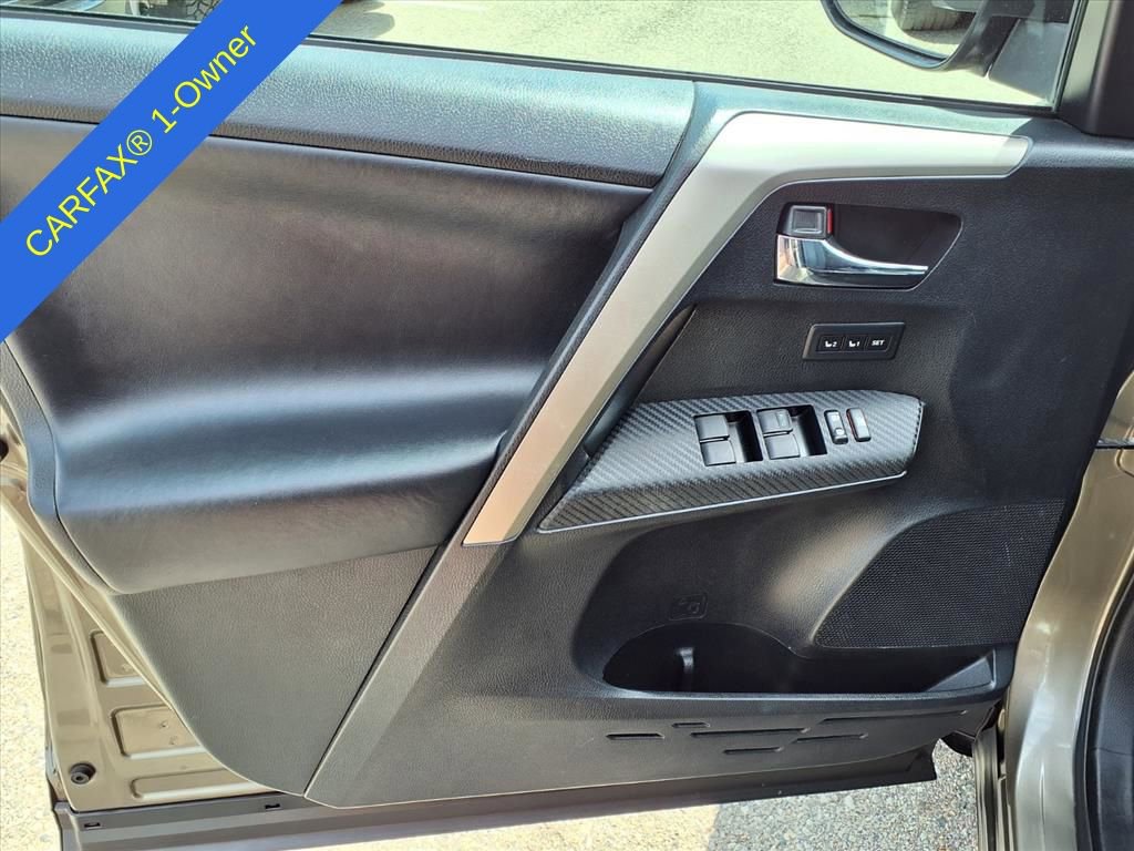 Used 2014 Toyota RAV4 Limited w/ Technology Package image 16