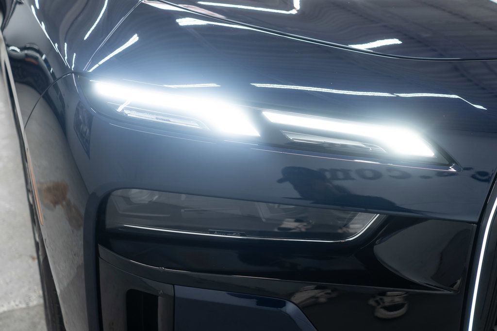 Used 2025 BMW 760i xDrive image 49