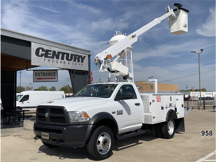 Used 2018 RAM 4500 Tradesman RWD image 1