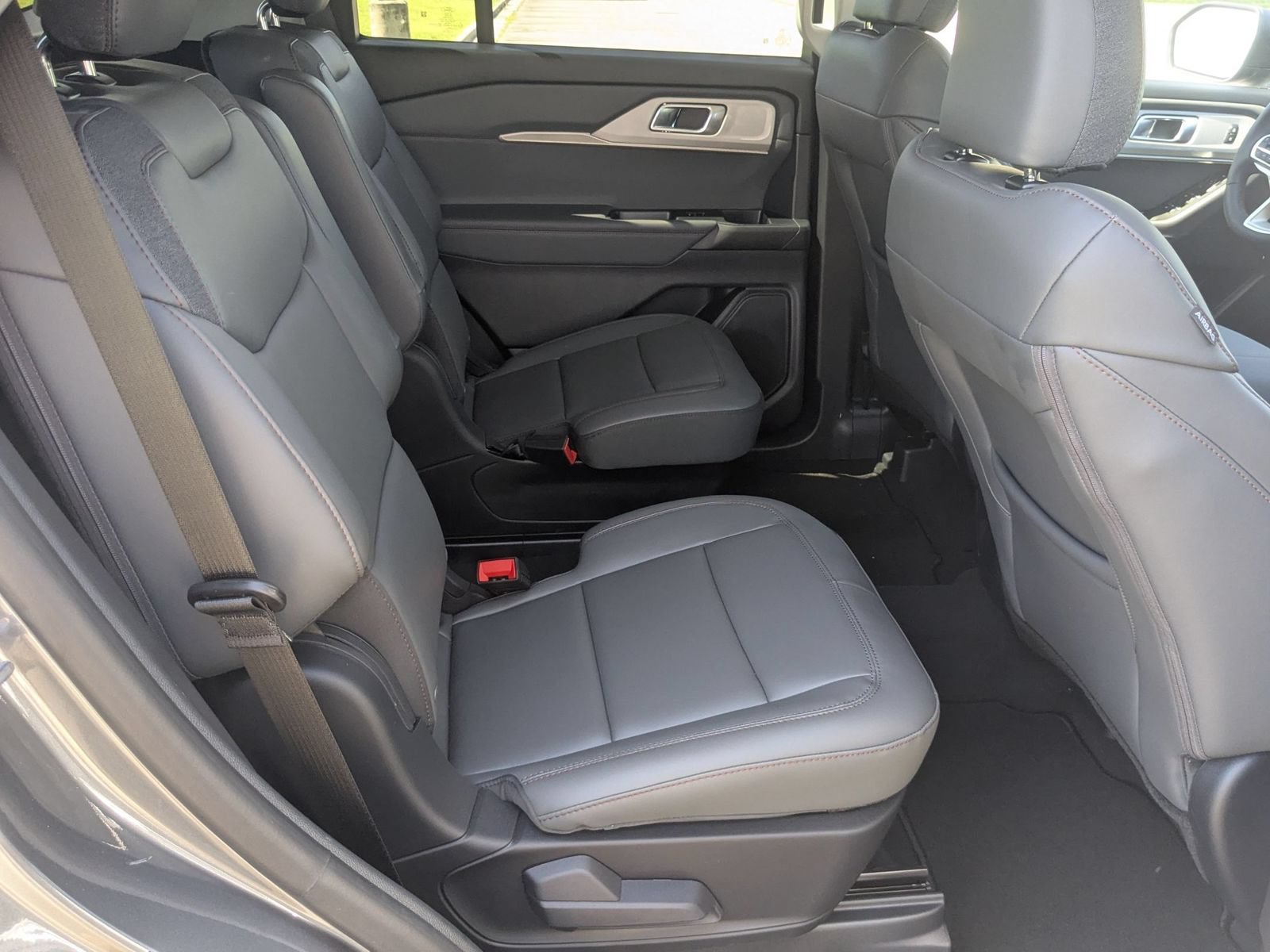 New 2026 Ford Explorer Active w/ Active Comfort Package AWD/4WD image 37