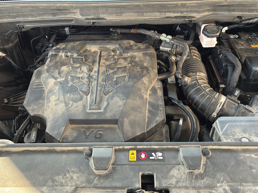 Used 2024 Kia Carnival EX FWD image 42