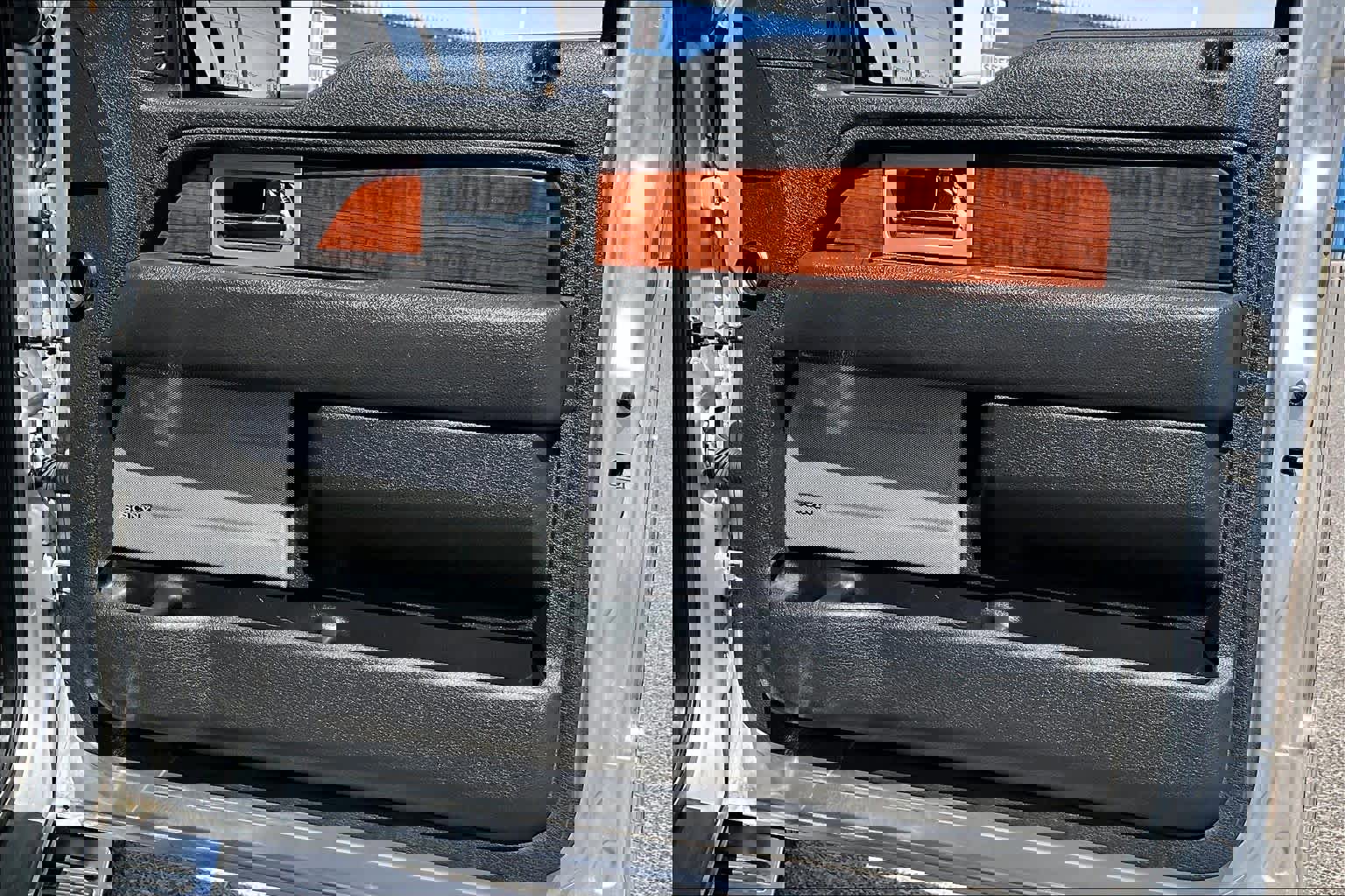 Used 2010 Ford F150 Lariat image 21