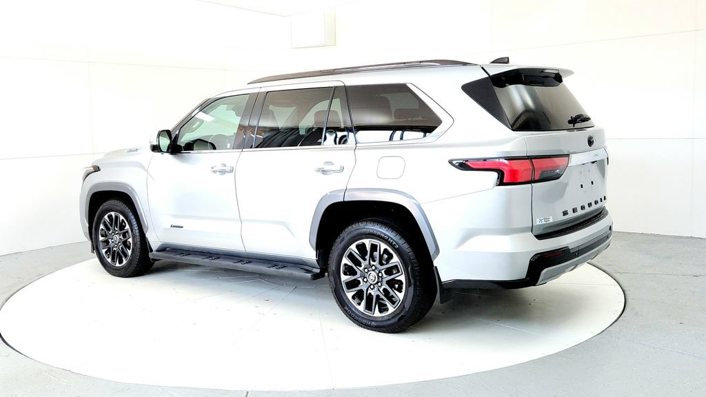 Used 2023 Toyota Sequoia Limited AWD/4WD image 4