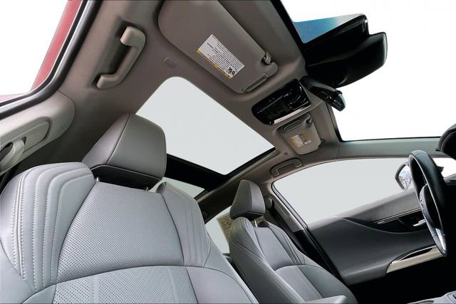 Used 2024 Toyota Venza Limited image 24