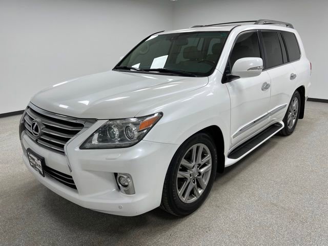 Used 2015 Lexus LX 570 4WD w/ Luxury Package image 4