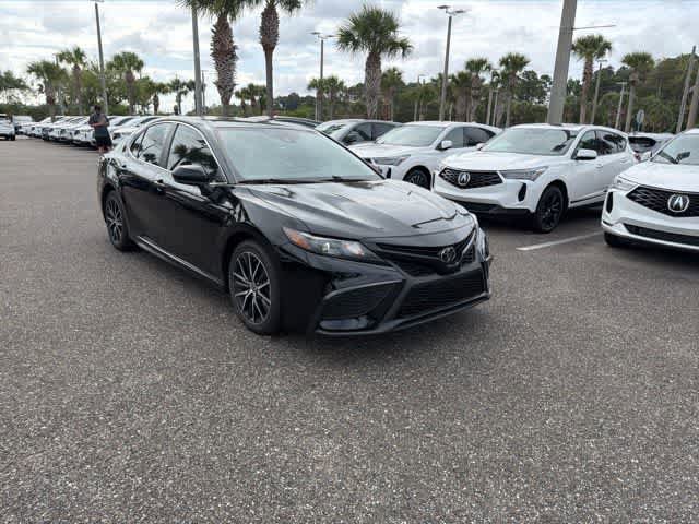 Used 2021 Toyota Camry SE FWD image 12