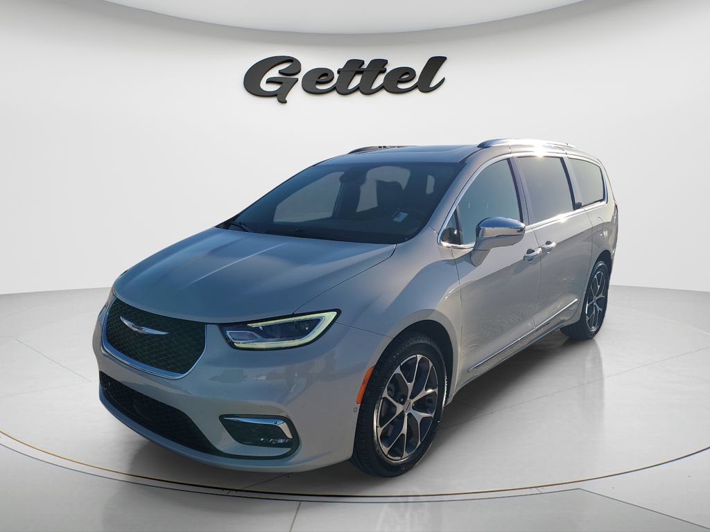 Used 2021 Chrysler Pacifica Limited w/ Premium & Safety Sphere Group AWD/4WD image 1