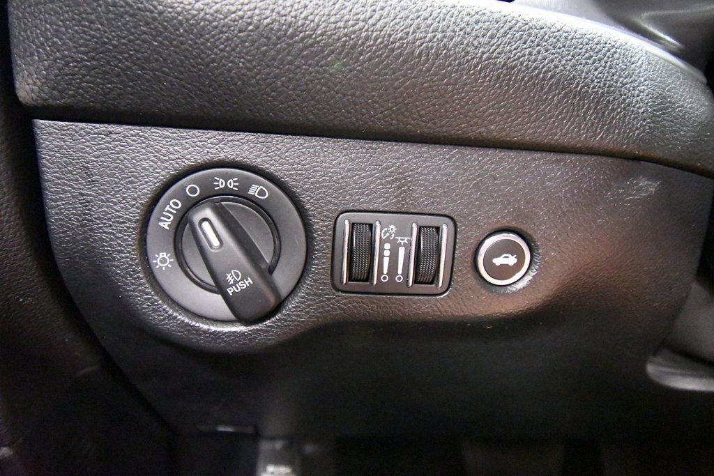 Used 2022 Dodge Challenger GT image 18