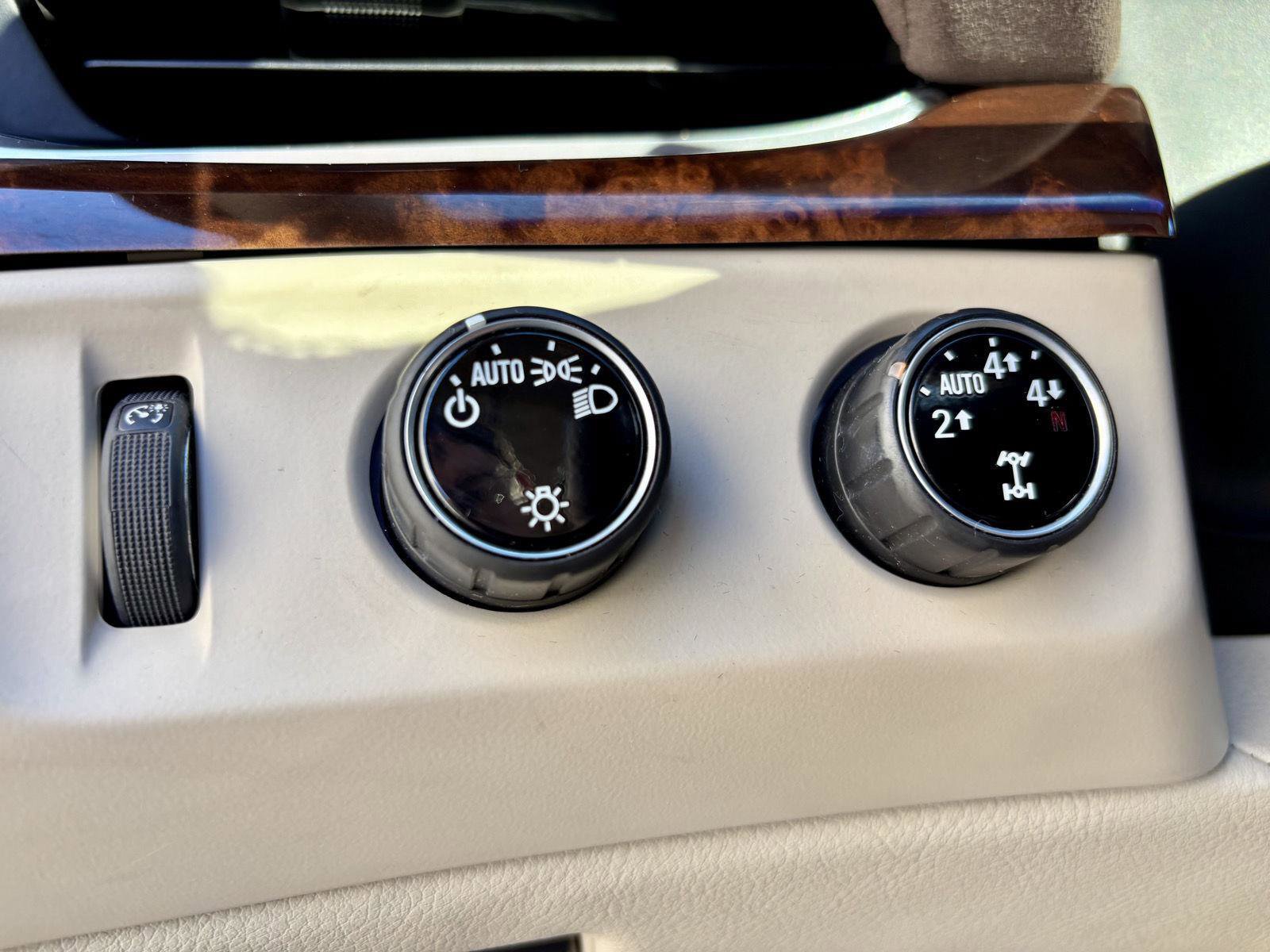 Used 2015 Cadillac Escalade ESV Premium image 24