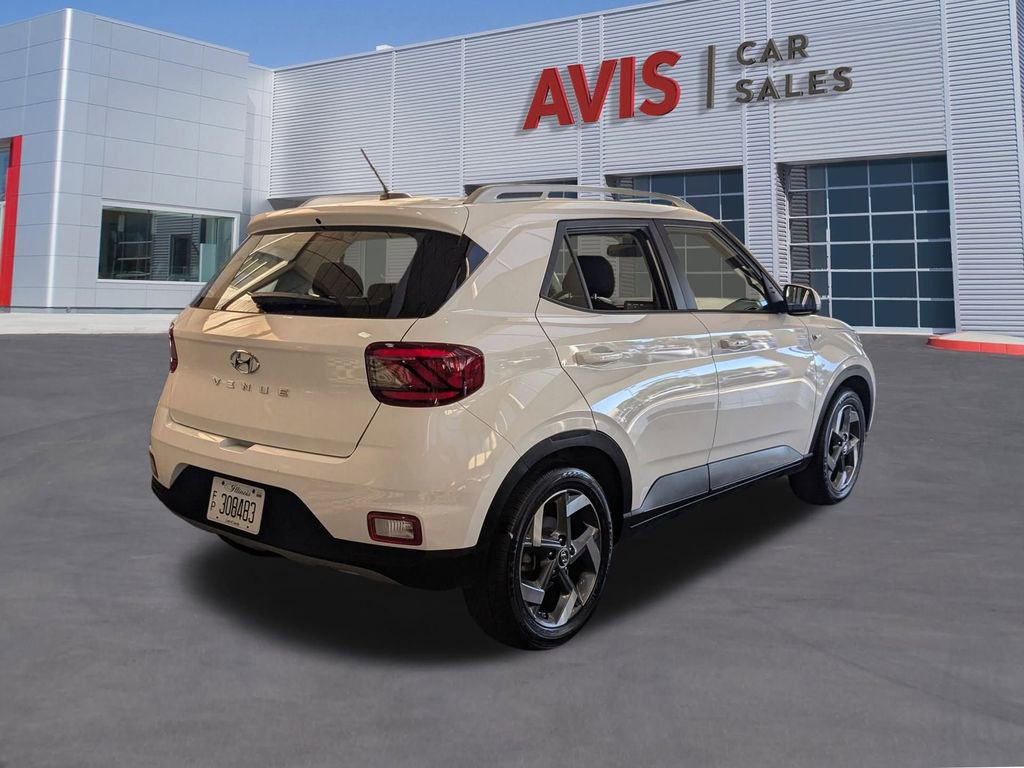 Used 2025 Hyundai Venue SEL image 6