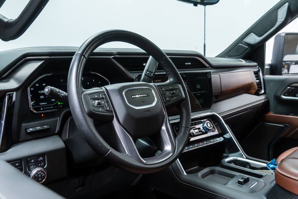 Used 2024 GMC Sierra 2500 Denali Ultimate w/ Max Trailering Package image 12